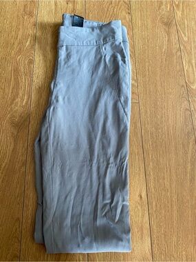 RW&Co women’s light grey/silver city legging pants small